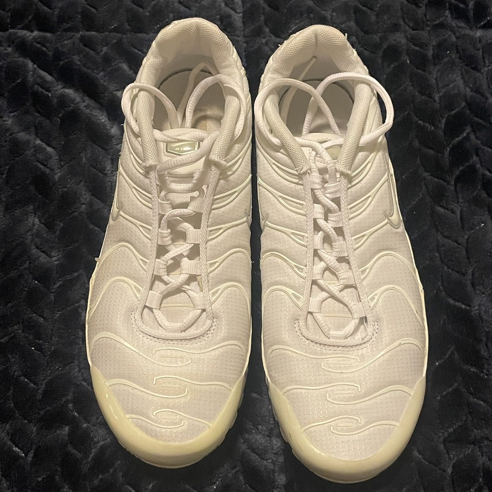 Nike Air Max Plus Shoes Size 7 Youth White Athletic  sneakers